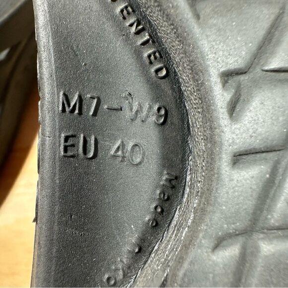 OOFOS Black Sandals Women’s Size 9 - Picture 6 of 7